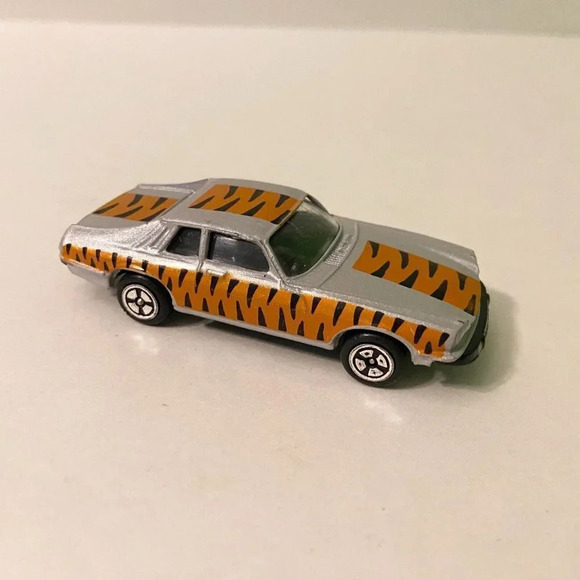 Vintage Lot of 2 Corgi Diecast Cars Jaguar XJS and  Renault 5 TS - Picture 2 of 15